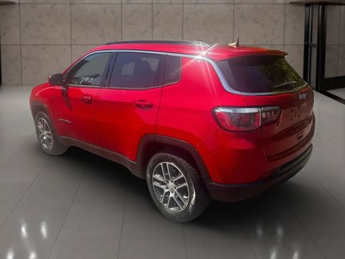 Used 2019 Jeep Compass Latitude FWD image 5