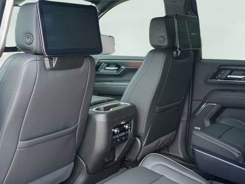 New 2026 GMC Yukon XL Denali w/ Denali Reserve Package AWD/4WD image 19