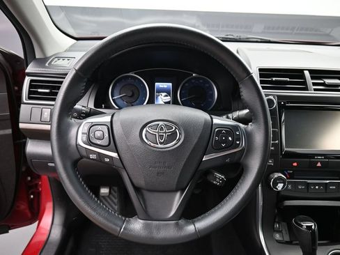 Used 2017 Toyota Camry XLE FWD image 16