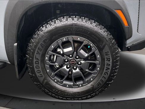 Used 2022 Nissan Frontier PRO-4X w/ Pro-4X Premium Package image 36