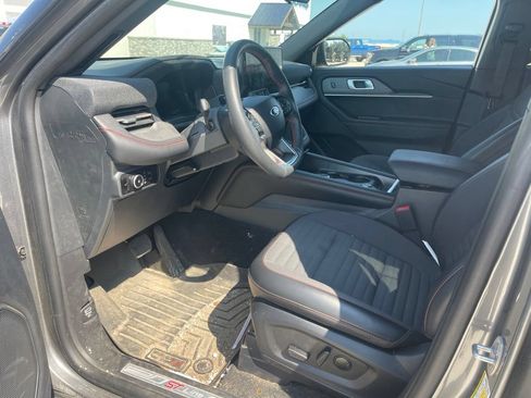 Used 2025 Ford Explorer ST-Line AWD/4WD image 5