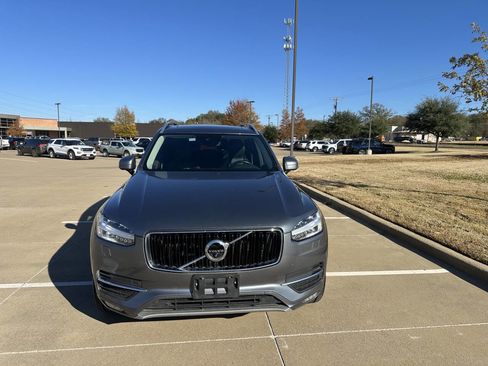 Used 2018 Volvo XC90 T6 Momentum w/ Convenience Package image 5