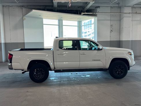 Used 2023 Toyota Tacoma SR5 RWD image 10