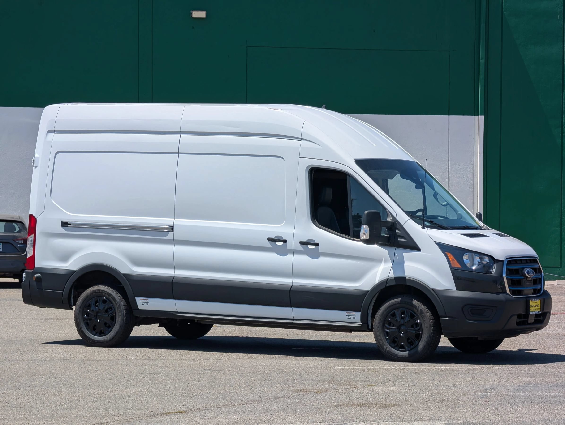 Used 2022 Ford E-Transit 148 High Roof w/ Load Area Protection Package RWD image 1