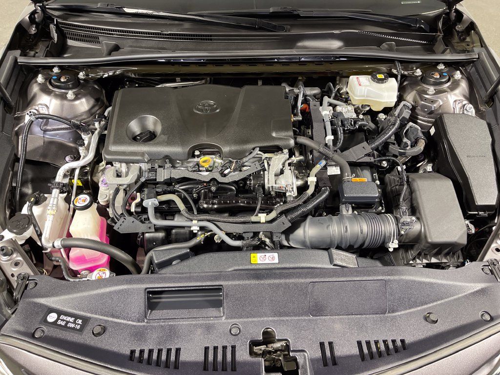 Certified 2020 Toyota Camry SE w/ Sunroof Package FWD image 9