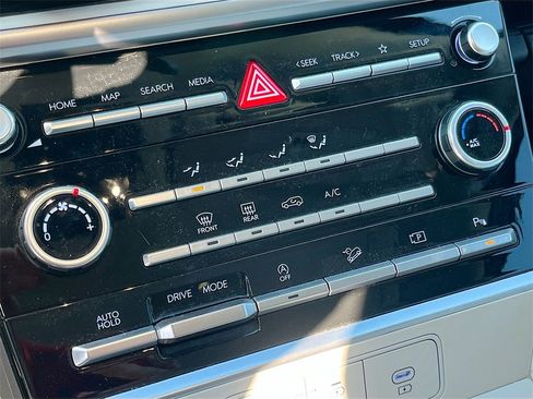 Used 2024 Hyundai Santa Fe SE image 15