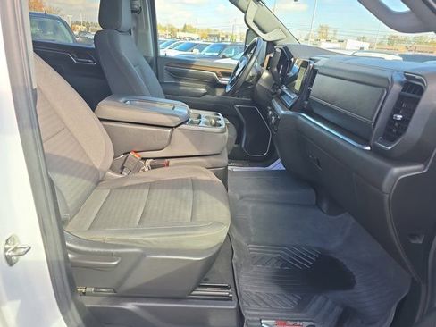 Used 2024 Chevrolet Silverado 2500 LT image 25