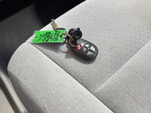 Used 2020 Toyota Sienna LE FWD image 26
