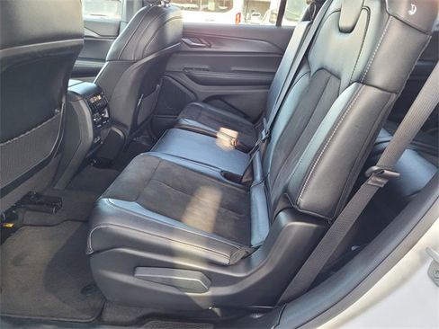 Certified 2024 Jeep Grand Cherokee L Laredo image 17