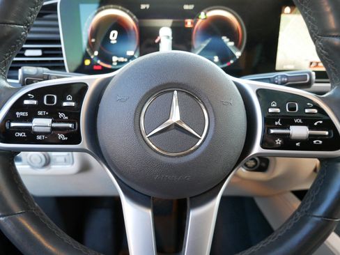 Used 2020 Mercedes-Benz GLE 350 4MATIC image 17