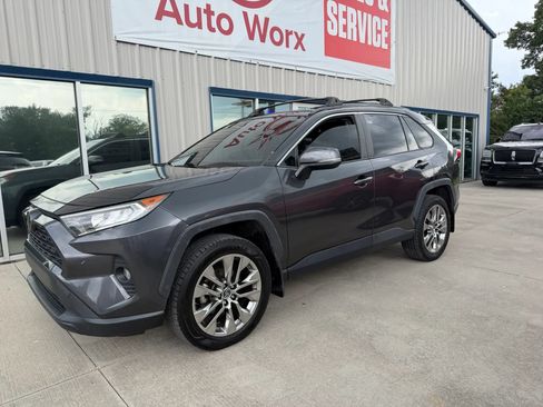 Used 2019 Toyota RAV4 XLE Premium w/ Advanced Technology Package AWD/4WD image 40