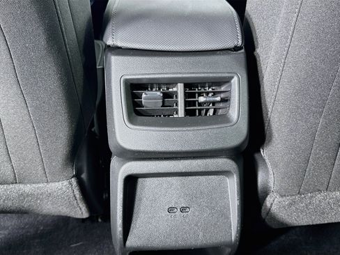 Used 2026 Chevrolet Equinox EV LT FWD image 27