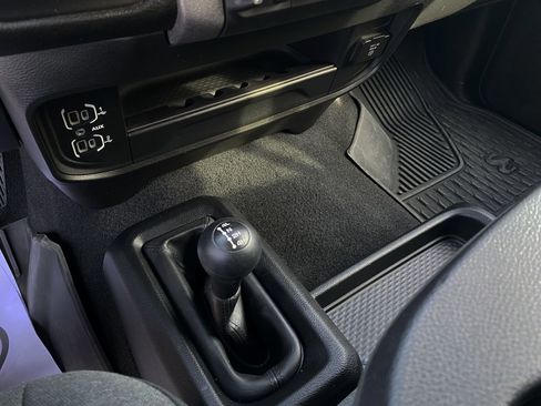 Used 2024 RAM 2500 Tradesman w/ Chrome Appearance Group image 21