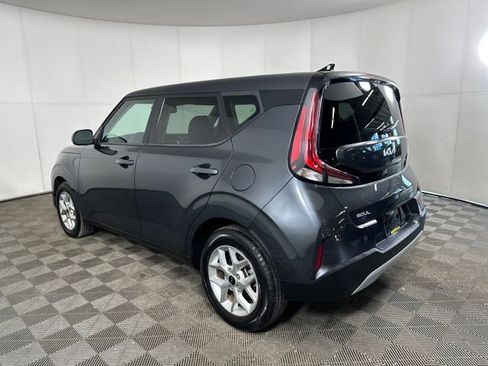Used 2023 Kia Soul LX w/ LX Technology Package image 5