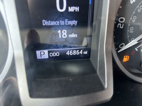 Used 2023 Toyota Tacoma SR5 AWD/4WD image 22