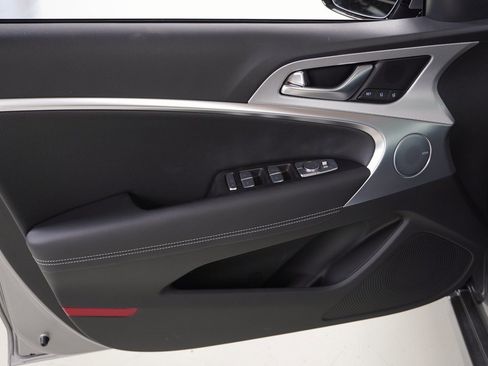 Used 2026 Genesis G70 2.5T Prestige image 10