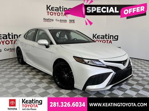 Used 2024 Toyota Camry XSE FWD image 2