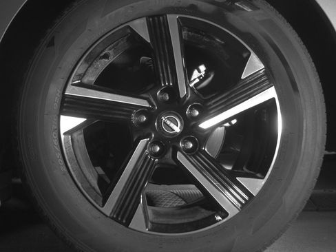 Used 2025 Nissan Sentra SV image 14