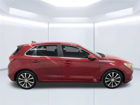 Used 2020 Hyundai Elantra GT FWD image 40
