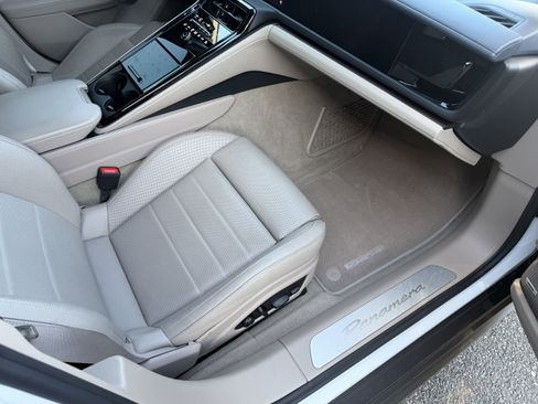 Certified 2024 Porsche Panamera 4 image 22
