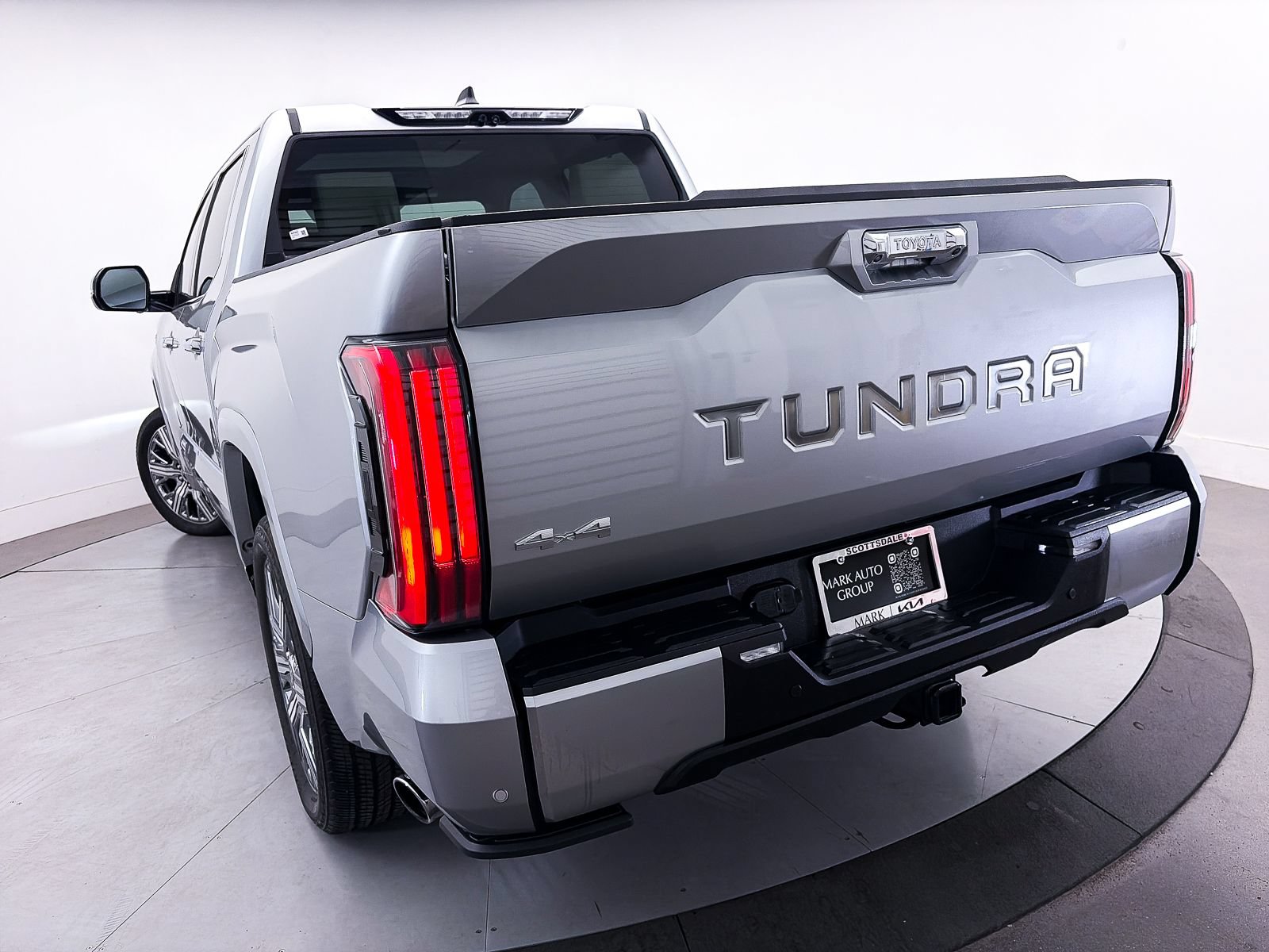Used 2024 Toyota Tundra Capstone AWD/4WD image 5