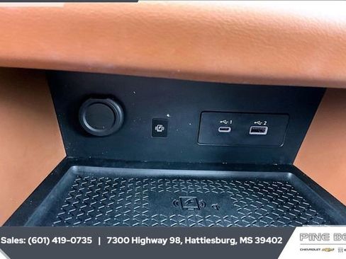 Used 2023 Nissan Pathfinder Platinum w/ Cargo Package image 23