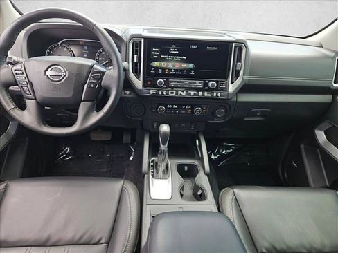 Used 2025 Nissan Frontier SL RWD image 21