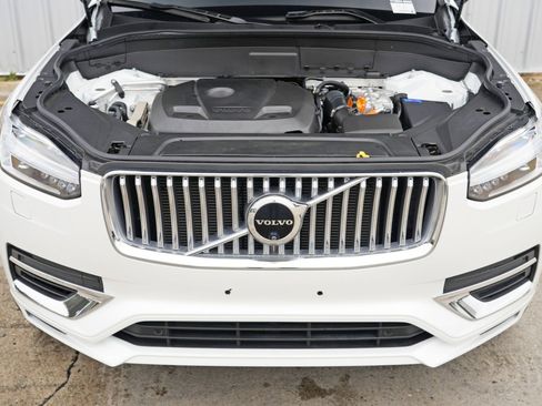 Used 2024 Volvo XC90 T8 Plus w/ Protection Package Premier image 8