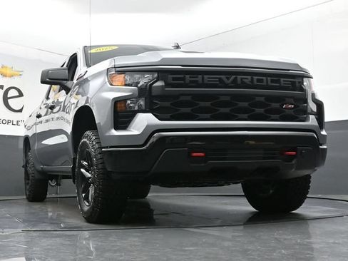 Used 2025 Chevrolet Silverado 1500 Custom Trail Boss AWD/4WD image 3