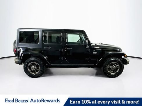 Used 2017 Jeep Wrangler Unlimited Sahara AWD/4WD image 10