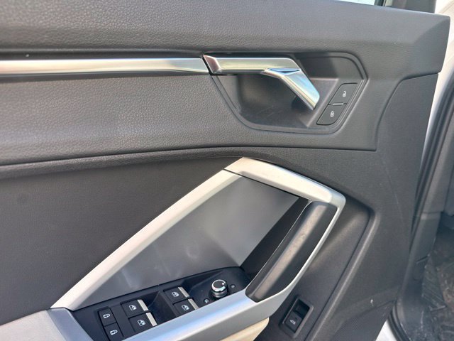Used 2020 Audi Q3 2.0T Premium w/ Convenience Package AWD/4WD image 12