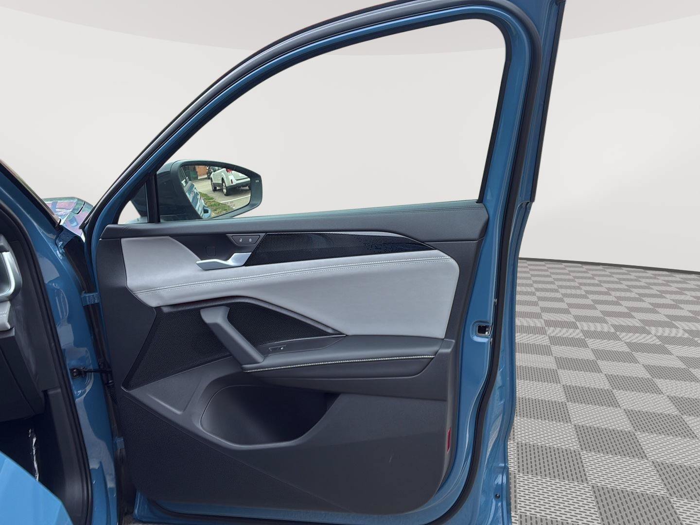 New 2026 Volkswagen Tiguan SE R-Line AWD/4WD image 11