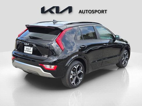 New 2025 Kia Niro EX Touring image 8