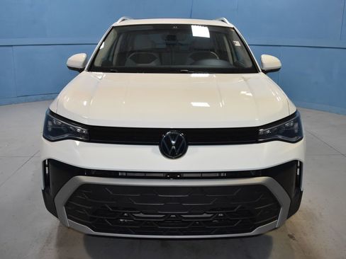 Certified 2025 Volkswagen Taos SE w/ Panoramic Sunroof Package image 20