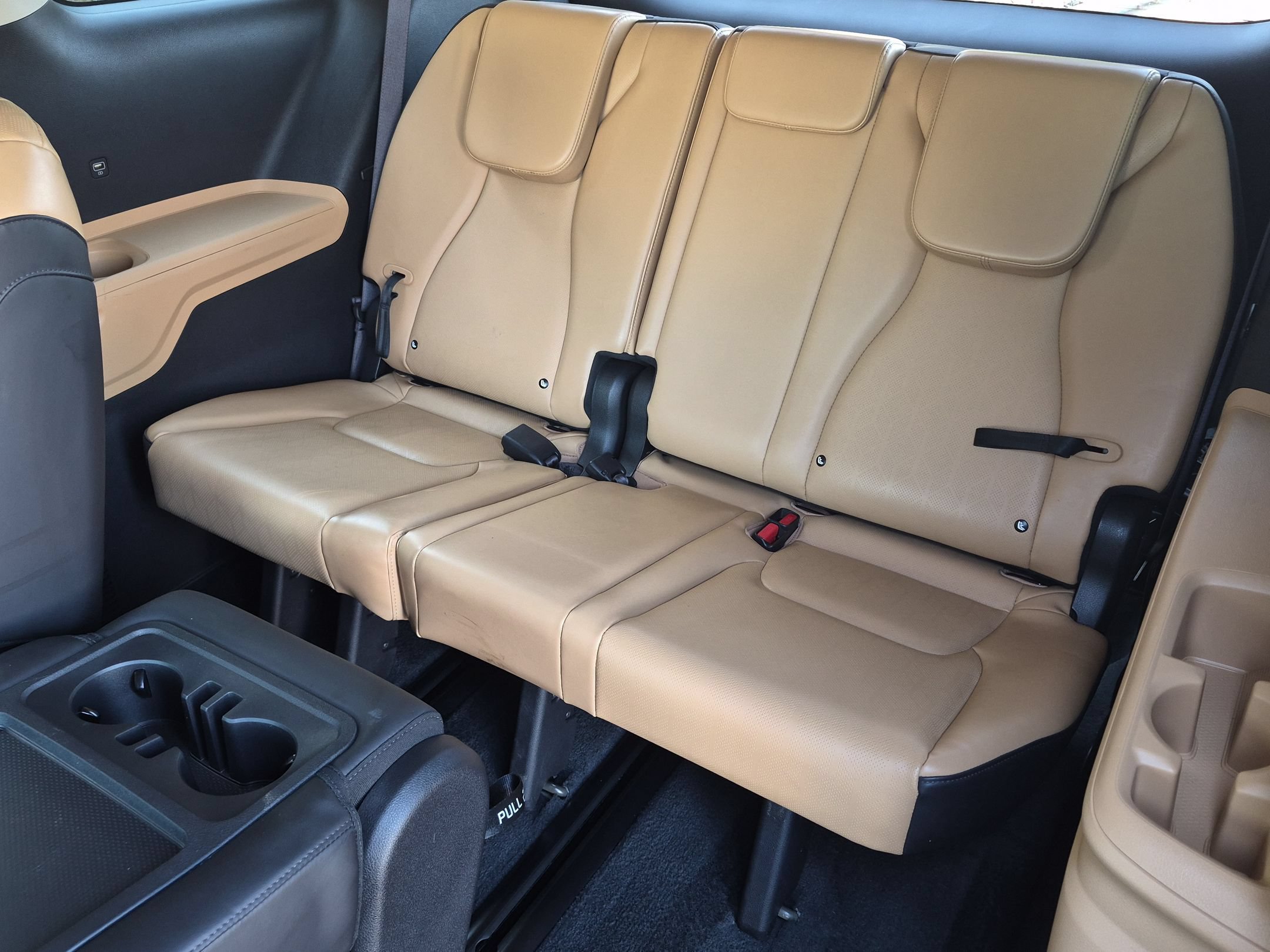 Used 2024 Kia Carnival LX FWD image 23