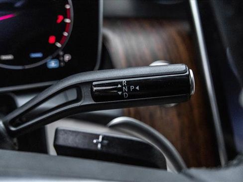 Certified 2025 Mercedes-Benz GLC 300 4MATIC image 19