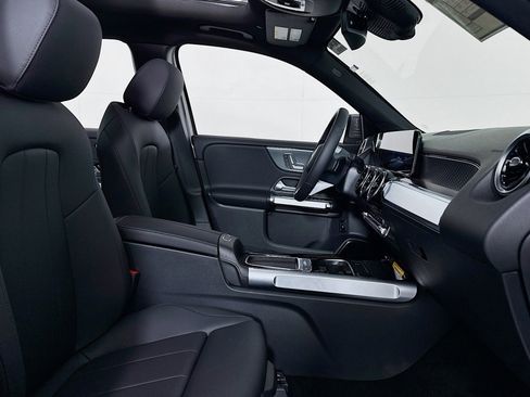 New 2026 Mercedes-Benz GLB 250 image 6