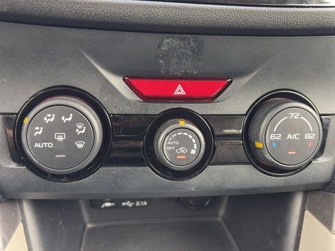 Used 2022 Subaru Forester AWD/4WD image 22