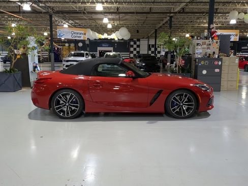 Certified 2023 BMW Z4 sDrive30i w/ Dynamic Handling Package image 6
