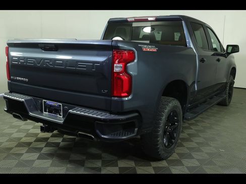 Used 2020 Chevrolet Silverado 1500 LT Trail Boss AWD/4WD image 17