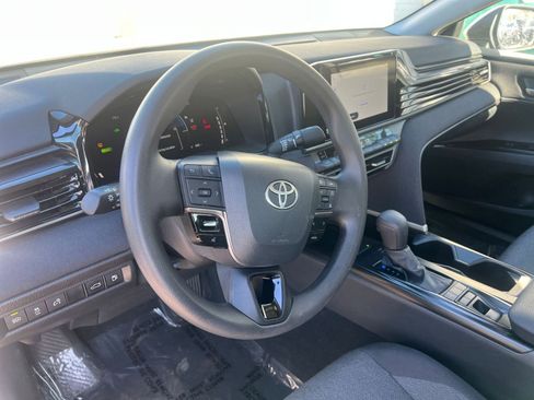 Used 2025 Toyota Camry LE image 28