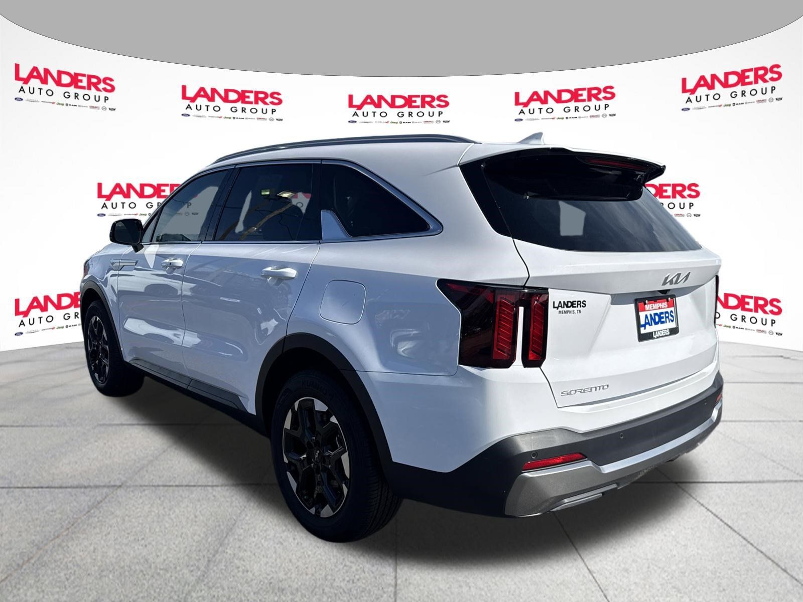 Used 2025 Kia Sorento S FWD image 5