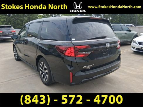 Certified 2025 Honda Odyssey EX-L image 2