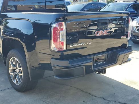 Used 2019 GMC Canyon All Terrain w/ Trailering Package image 8