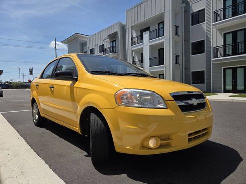 Used 2009 Chevrolet Aveo LT FWD image 4