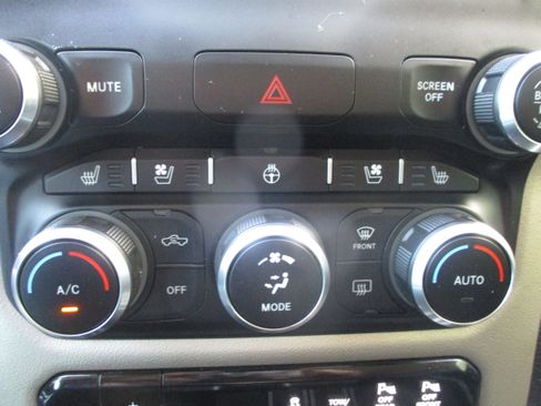 Used 2020 RAM 1500 Laramie image 17