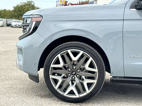 Used 2025 Ford Expedition Max Platinum w/ Platinum Ultimate Package AWD/4WD image 10