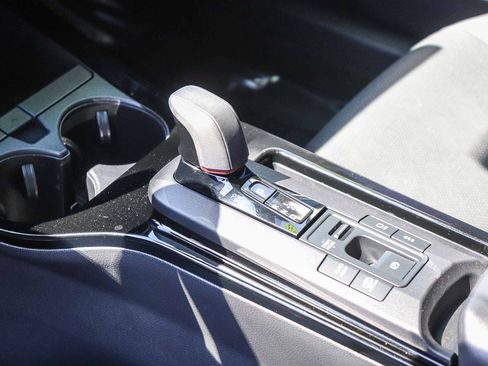 Used 2023 Toyota Prius Prime Premium image 23