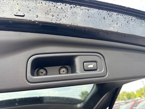 Used 2018 Honda Pilot Touring image 28
