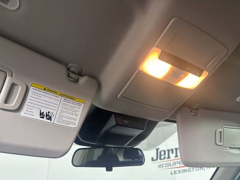 Used 2023 Nissan Rogue S image 20